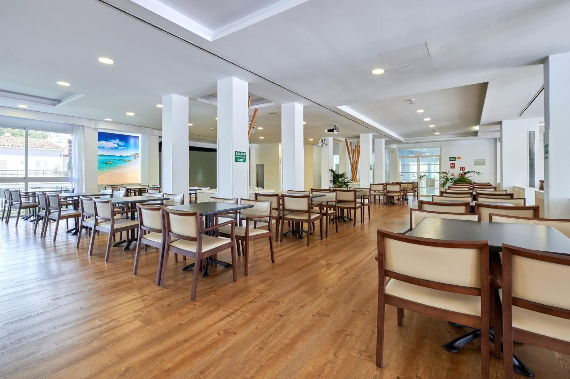 Aluasun Continental Park Hotel & Apartments Playa de Muro  Dış mekan fotoğraf