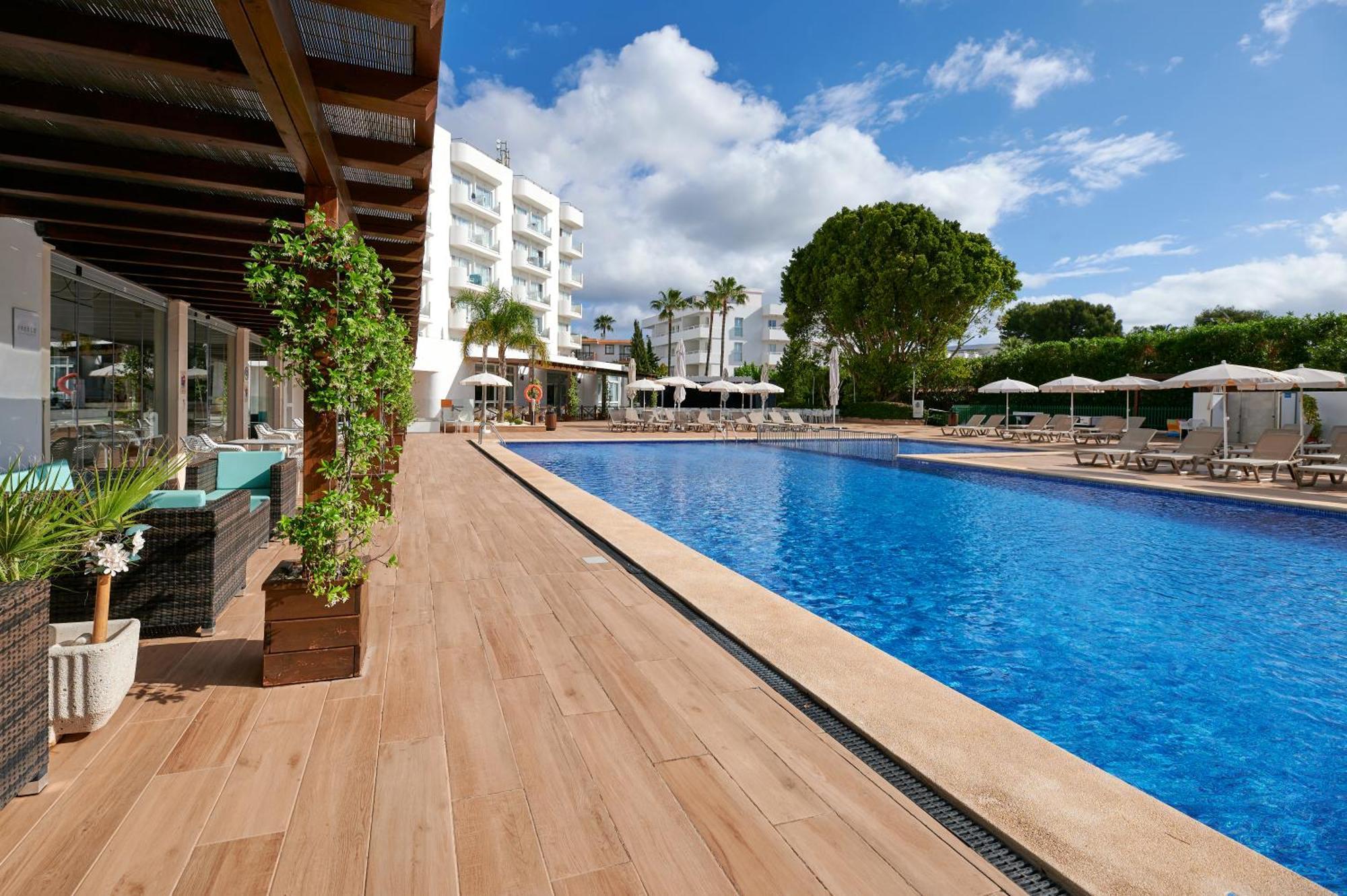 Aluasun Continental Park Hotel & Apartments Playa de Muro  Dış mekan fotoğraf