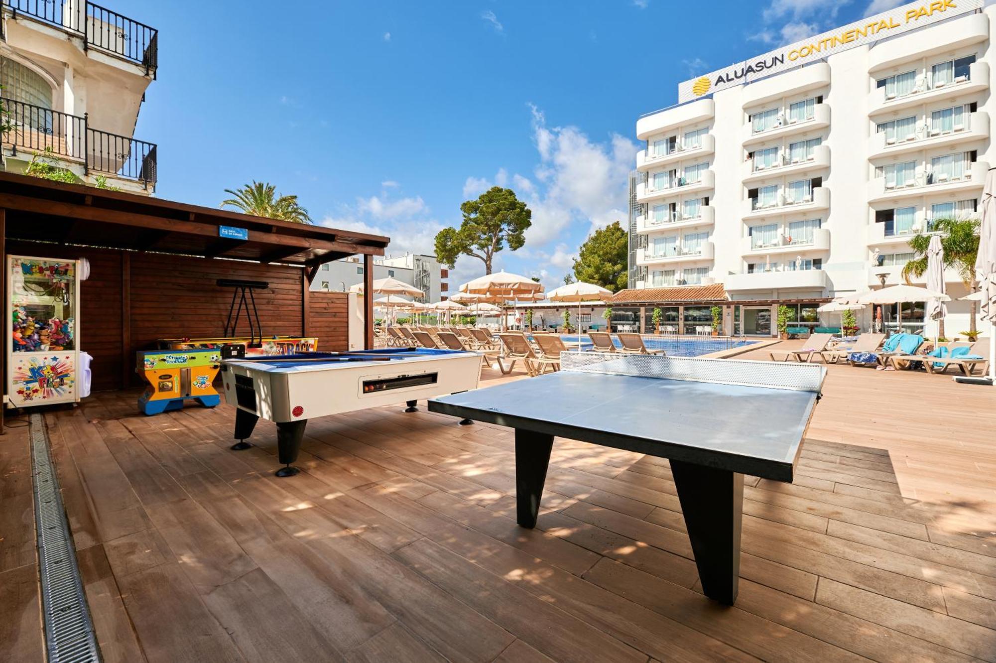 Aluasun Continental Park Hotel & Apartments Playa de Muro  Dış mekan fotoğraf