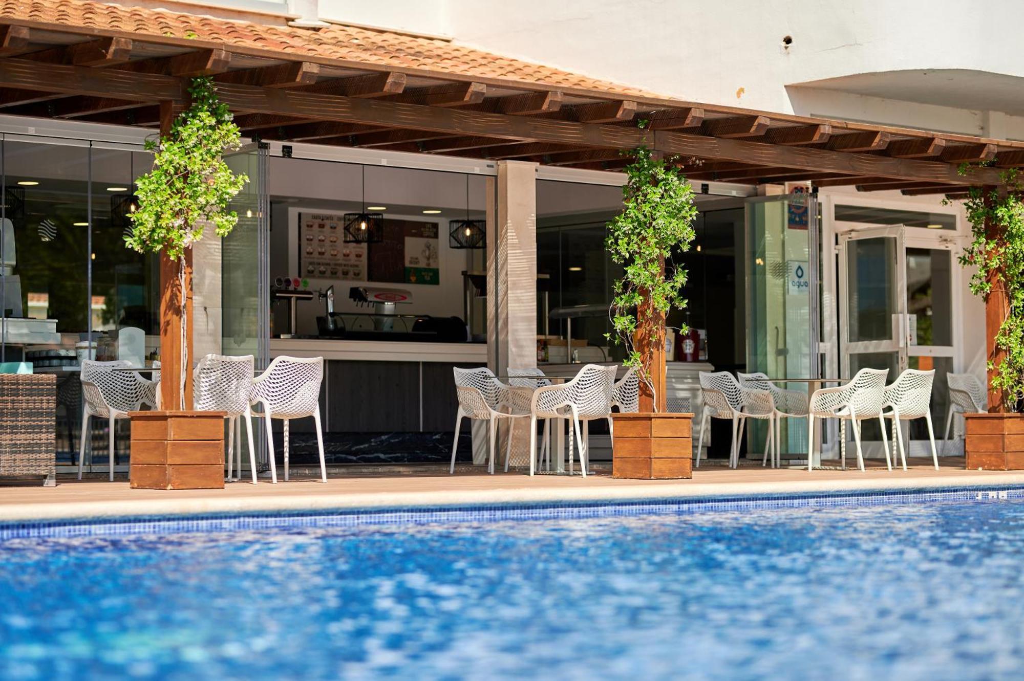 Aluasun Continental Park Hotel & Apartments Playa de Muro  Dış mekan fotoğraf