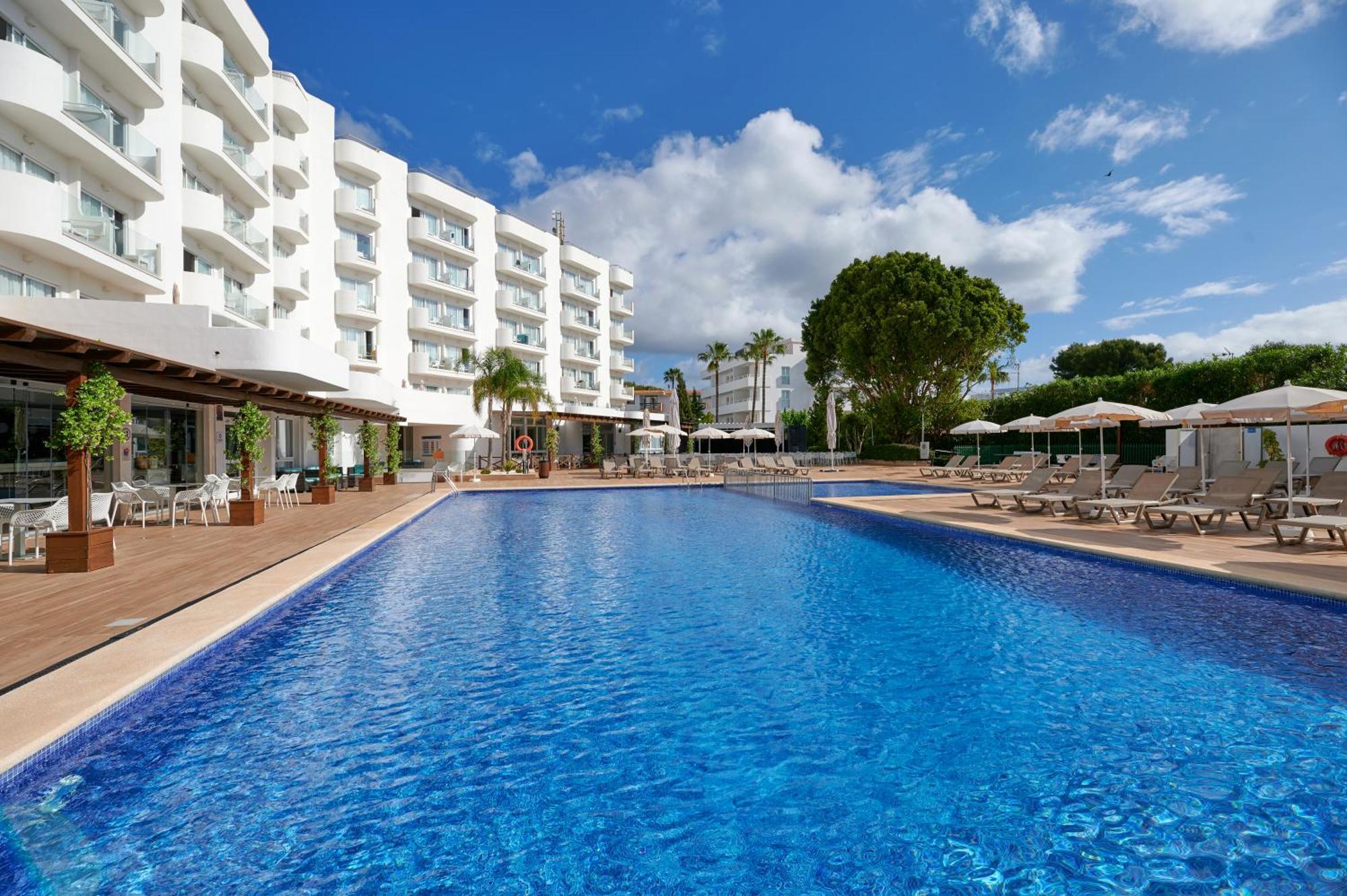 Aluasun Continental Park Hotel & Apartments Playa de Muro  Dış mekan fotoğraf