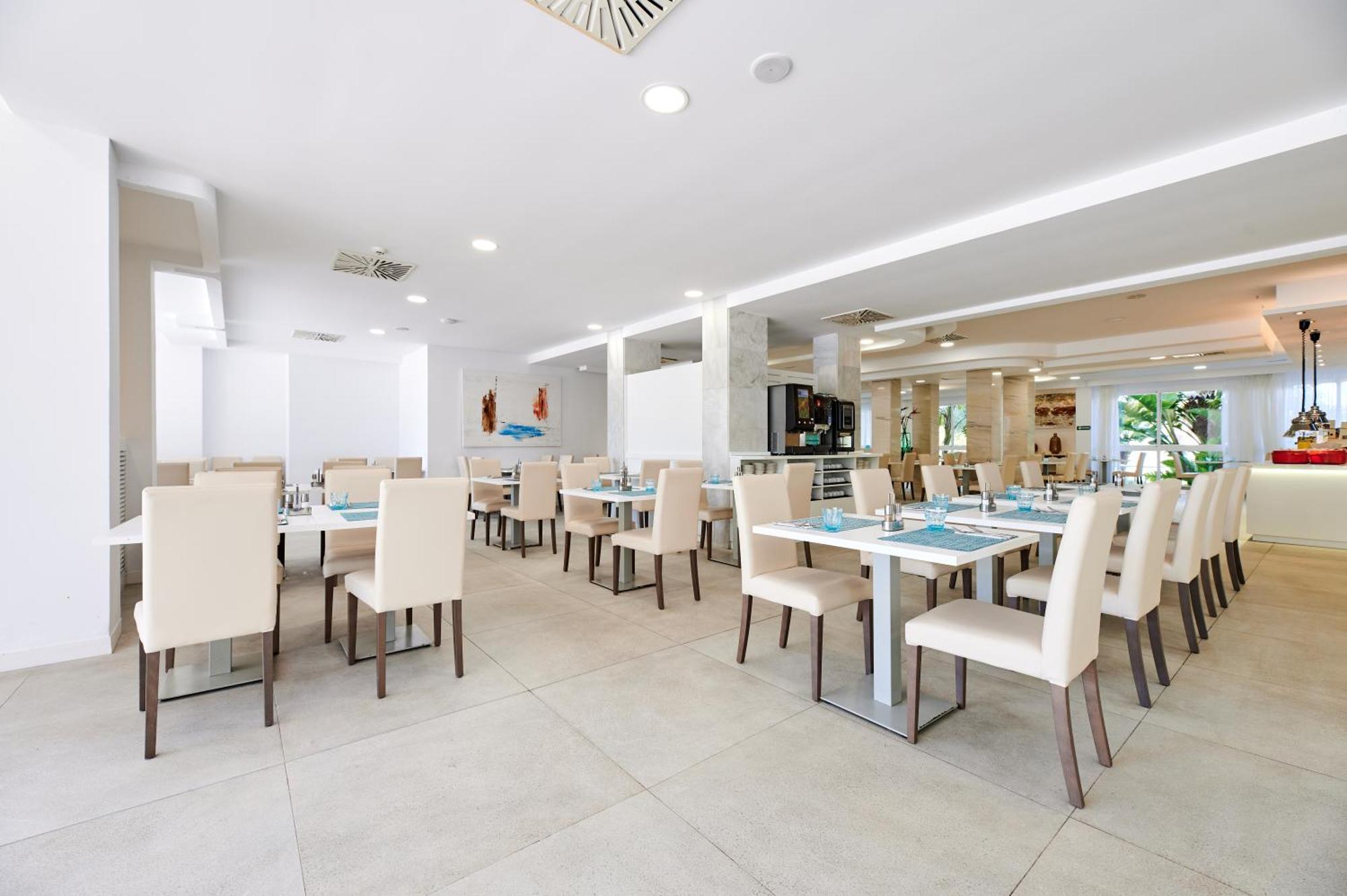 Aluasun Continental Park Hotel & Apartments Playa de Muro  Dış mekan fotoğraf
