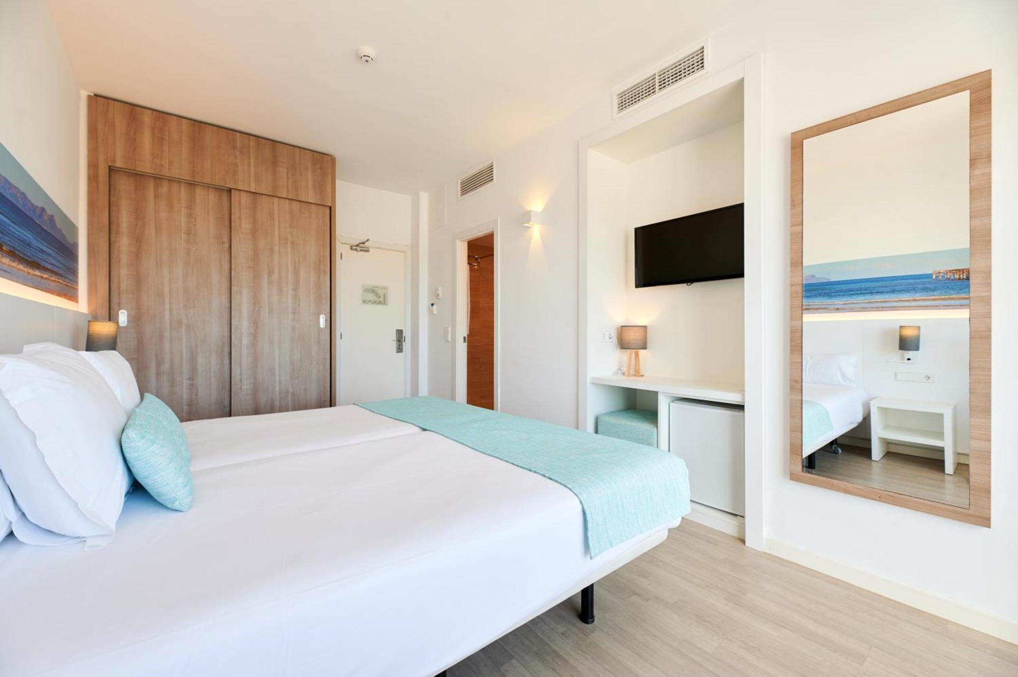 Aluasun Continental Park Hotel & Apartments Playa de Muro  Dış mekan fotoğraf